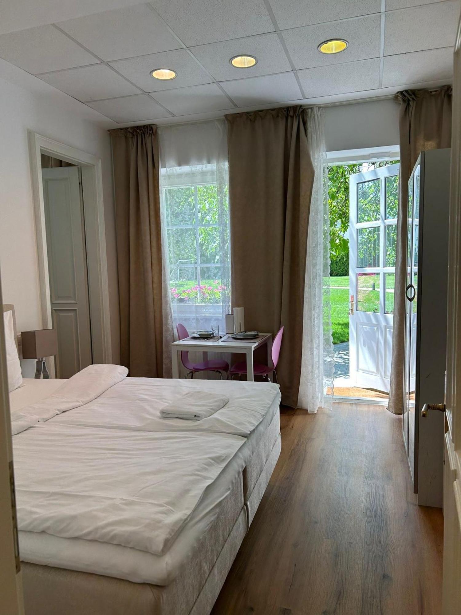 Apartment Mit Gartenblick Und Terrasse Baden Eksteriør bilde